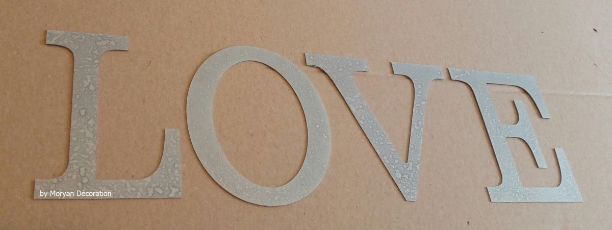 Deko-Buchstabe aus Zink LOVE 10 cm